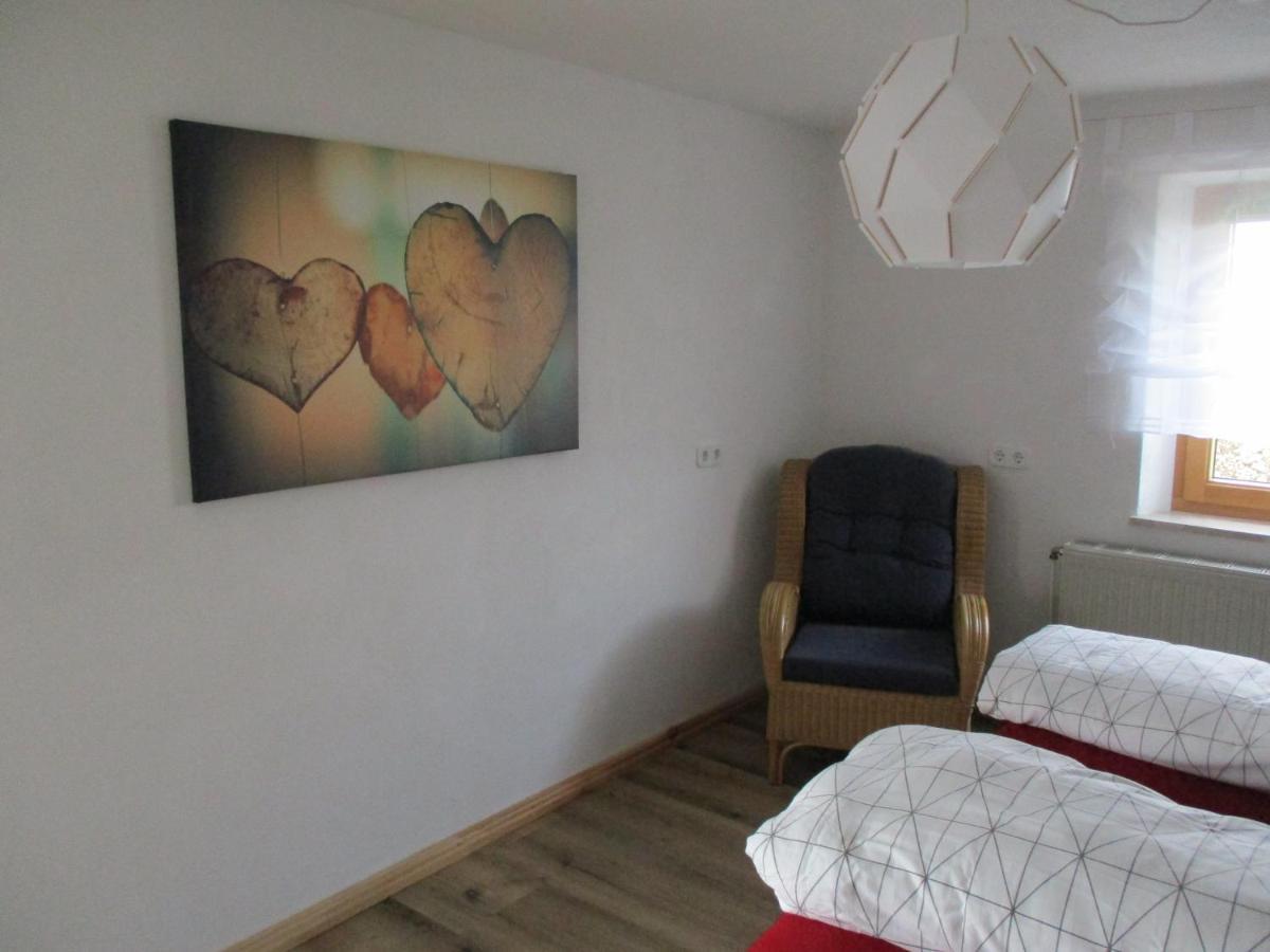 פויכטוונגן Ferienwohnung Roesch מראה חיצוני תמונה