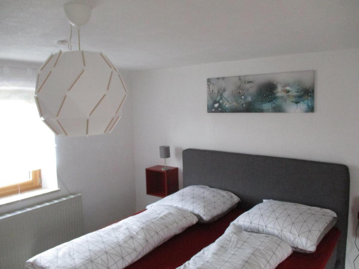 פויכטוונגן Ferienwohnung Roesch מראה חיצוני תמונה
